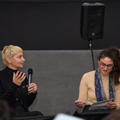 Artist Talk mit Yael Bartana moderiert von Noura Dirani