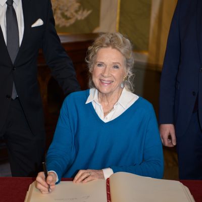 Liv Ullmann signs the Golden Book of the Hanseatic City of Lübeck © Nordische Filmtage Lübeck / Christine Rudolf