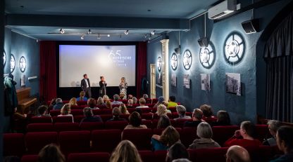 Q&A "Descendants" im Koki: Sveinn Þorir Geirsson (Schauspieler), Tinna Hrafnsdóttir (Regie), Wendy Mitchell (Kuratorin Serien) © Nordische Filmtage / Olaf Malzahn