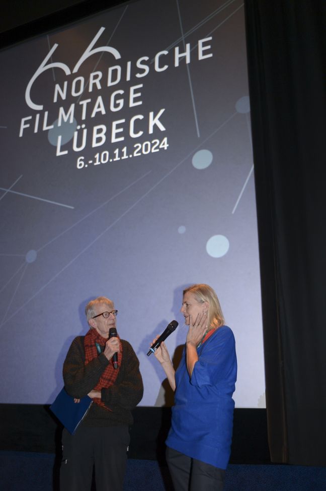 Erhard Bultze (Moderator), Marie Schmidt Olesen (Produktion)