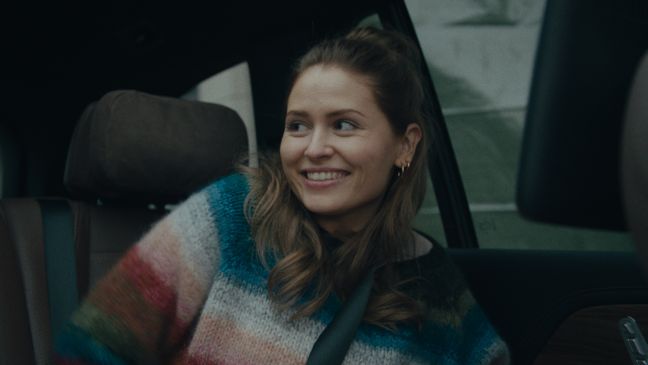 Emma im Auto
