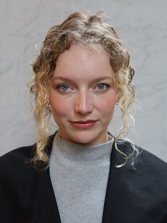 Zinnini Elkington (Regie)