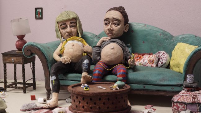 Mütter auf dem Sofa