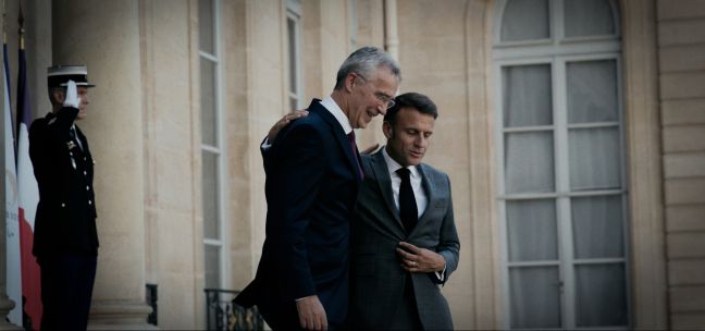 Jens Stoltenberg und Emmanuel Macron